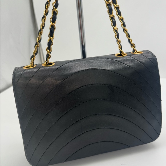 CHANEL  Diana Lambskin Quilted Small Single Flap Black + 🆓 ENTRUPY COA - Picture 17 of 17